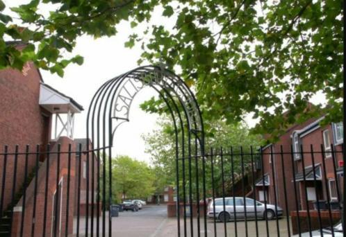 Excellent Location - City Centre - Parking - 4 Beds -2 Bedrooms Belfast Zewnętrze zdjęcie