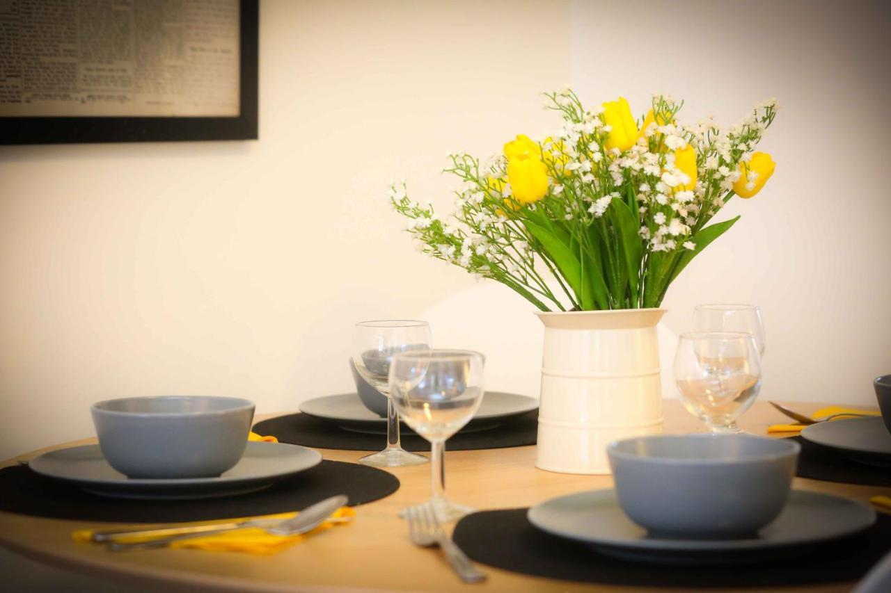 Excellent Location - City Centre - Parking - 4 Beds -2 Bedrooms Belfast Zewnętrze zdjęcie