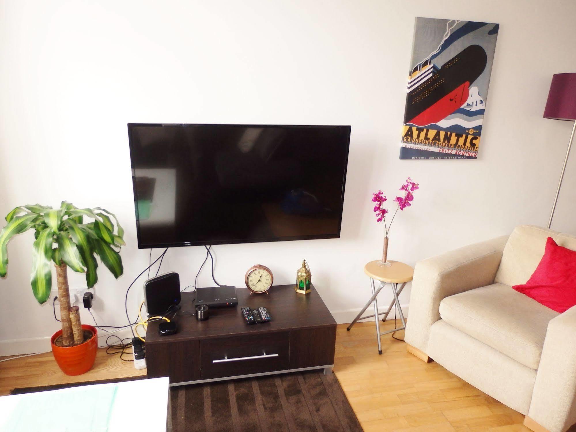 Excellent Location - City Centre - Parking - 4 Beds -2 Bedrooms Belfast Zewnętrze zdjęcie