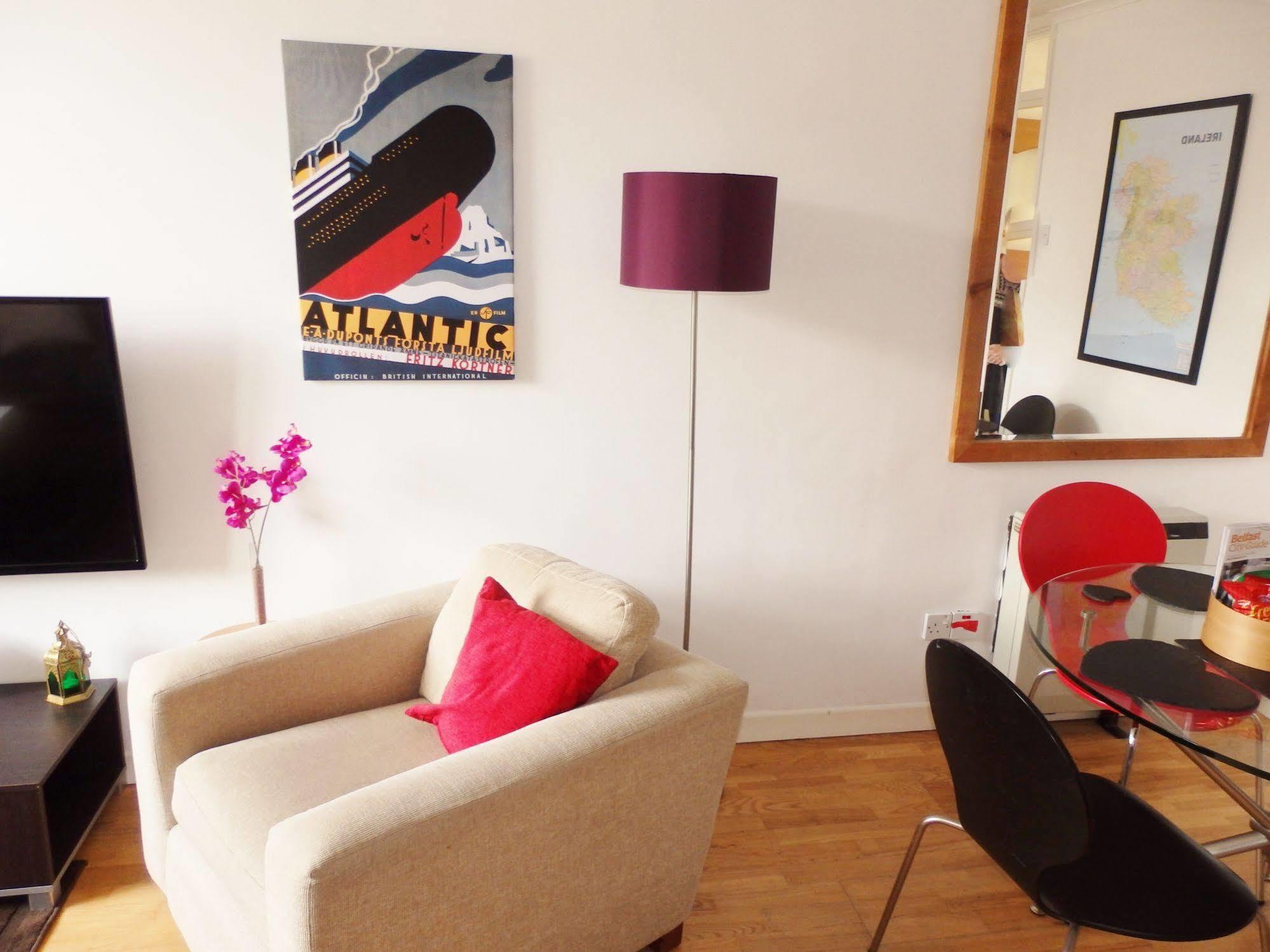 Excellent Location - City Centre - Parking - 4 Beds -2 Bedrooms Belfast Zewnętrze zdjęcie