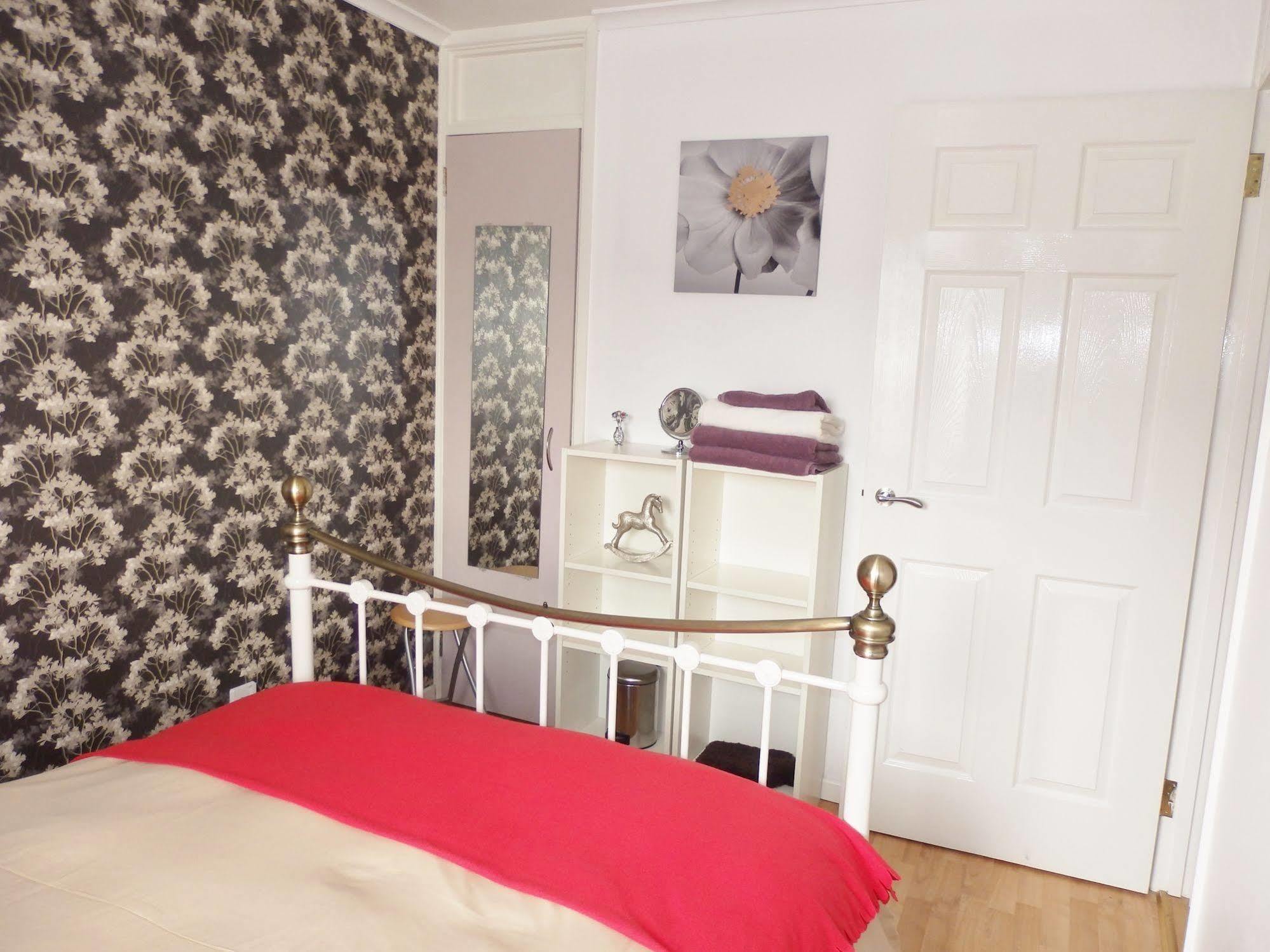 Excellent Location - City Centre - Parking - 4 Beds -2 Bedrooms Belfast Zewnętrze zdjęcie